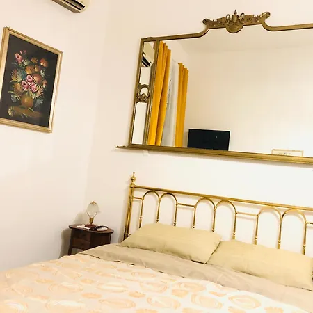 A Casa Di Claudia - Acdc Napoli